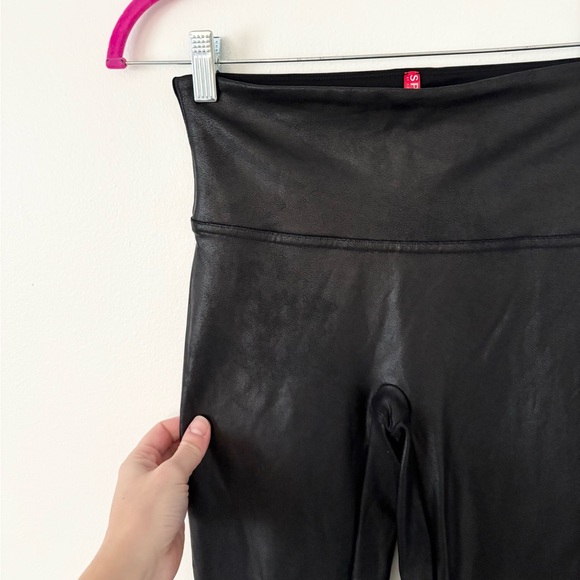 Spanx Black Faux Leather Leggings Size Medium - Picture 5 of 8